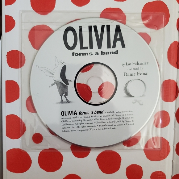 ❤Chef Olivia cookbook, cookie cutters, PLUS 2 hardback books with CD's. - Picture 7 of 12